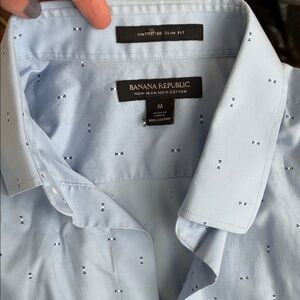 Banana Republic Men's Sky Blue untucked Dress Shirt Medium